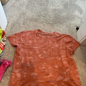 Geometric Patterned Short Sleeve Lululemon Athletic Shirt